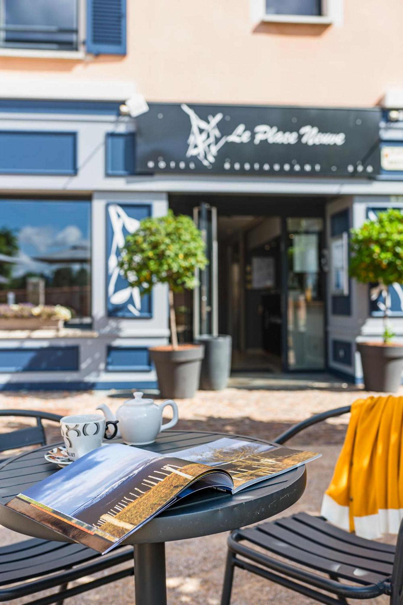 Le Place Neuve Brullioles Exterior photo